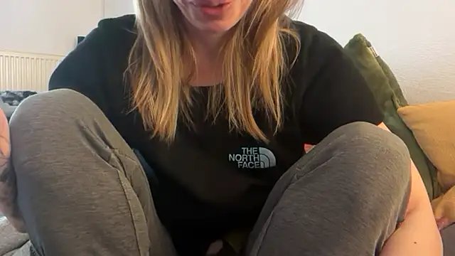 Snapshot of nursenextdoor901 chatting on 04/10/26, 07:26 nursenextdoor901 online show from 04/10/26, 07:26