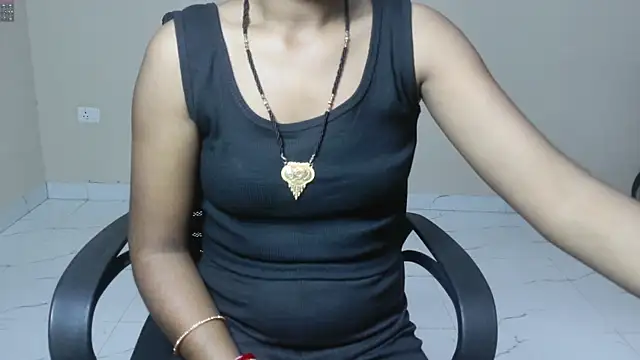 Snapshot of Hot_Bhabhi_1 chatting on 05/28/26, 04:46 Hot Bhabhi 1 online show from 05/28/26, 04:46