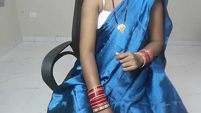 Snapshot of Hot_Bhabhi_1 chatting on 05/24/26, 09:36 Hot Bhabhi 1 online show from 05/24/26, 09:36