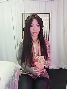 Snapshot of Polina_P chatting on 05/17/26, 10:59 Polina P online show from 05/17/26, 10:59