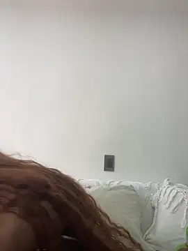 Snapshot of LucianaM_13 chatting on 04/11/26, 03:16 LucianaM 13 online show from 04/11/26, 03:16