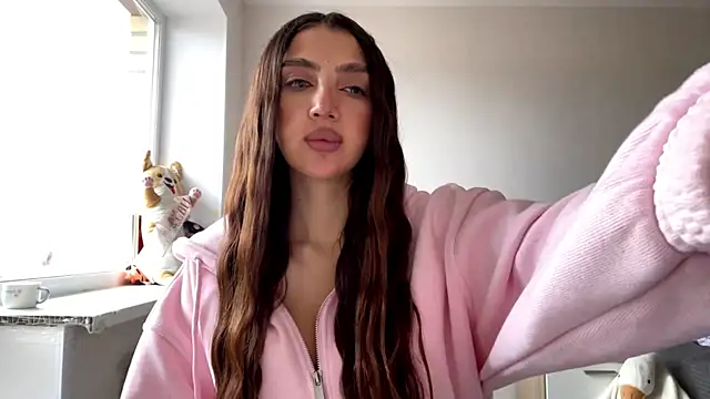 AlvinaMair online show from 04/13/26, 07:45