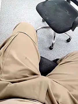 Snapshot of samosa7678 chatting on 04/12/26, 01:36 samosa7678 online show from 04/12/26, 01:36