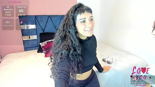 Snapshot of Hanna_Clark__ chatting on 07/03/26, 11:28 Hanna Clark online show from 07/03/26, 11:28