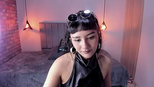 Hanna Clark   online show from 04/15/26, 12:21