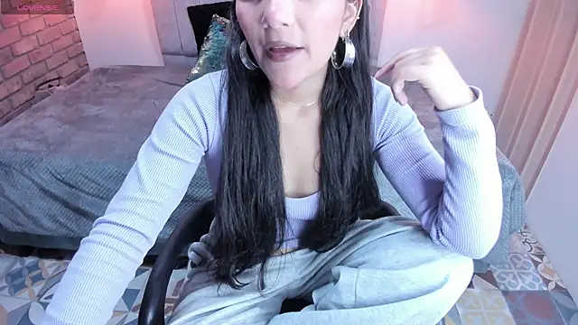Hanna Clark   online show from 05/10/26, 12:20