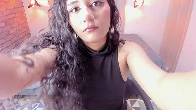 Hanna Clark   online show from 04/16/26, 12:17
