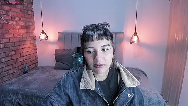 Hanna Clark   online show from 05/19/26, 11:39