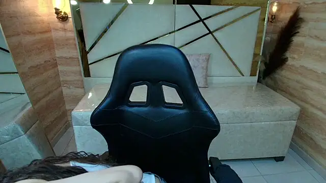 Snapshot of abby__r chatting on 06/03/26, 12:39 abby r online show from 06/03/26, 12:39