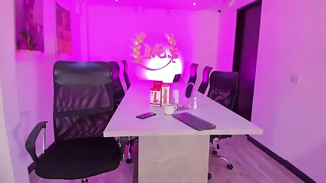 BellaWilliams  online show from 05/19/26, 04:52