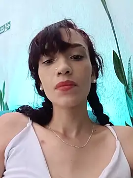 Snapshot of Alexa_fox669 chatting on 06/17/26, 01:10 Alexa fox669 online show from 06/17/26, 01:10