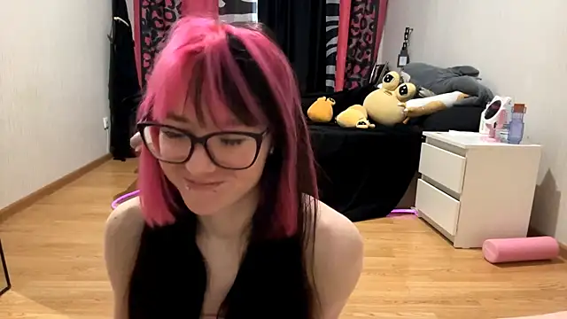 Snapshot of WifeAileen chatting on 04/09/26, 06:04 WifeAileen online show from 04/09/26, 06:04