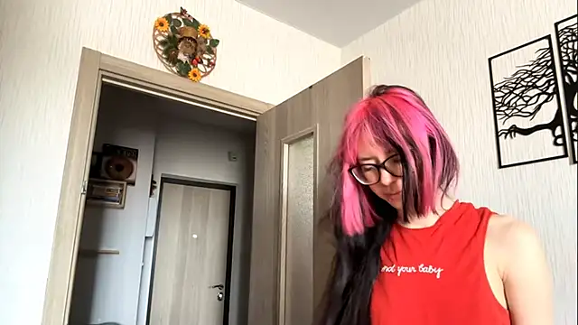 Snapshot of WifeAileen chatting on 04/14/26, 07:02 WifeAileen online show from 04/14/26, 07:02