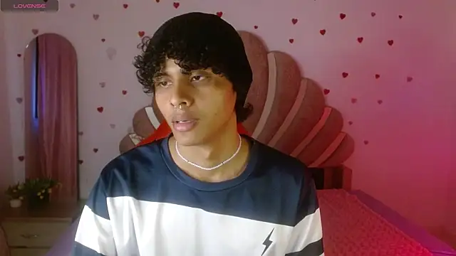 Snapshot of elio_fox chatting on 04/12/26, 01:58 elio fox online show from 04/12/26, 01:58