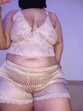 Snapshot of Sexy_yassimna chatting on 06/12/26, 03:32 Sexy yassimna online show from 06/12/26, 03:32