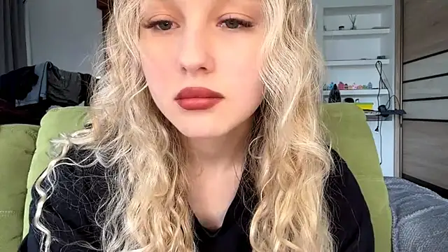 ElvieTribou online show from 04/15/26, 08:09