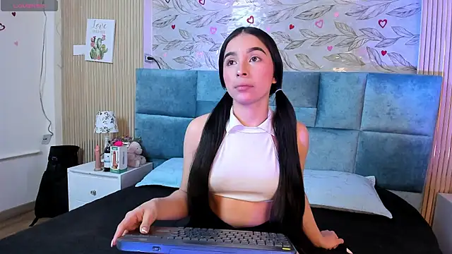 Delphine doll online show from 07/13/26, 11:42