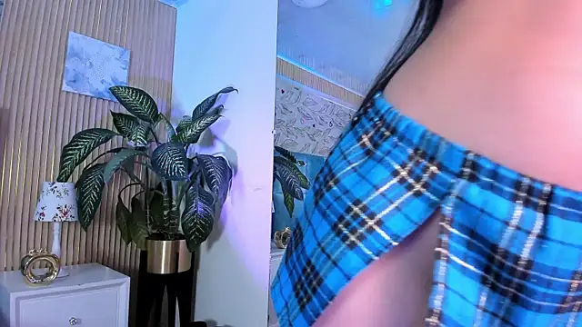 Delphine doll online show from 06/03/26, 02:33