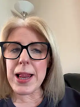 Laylaskyexx online show from 04/07/26, 10:17