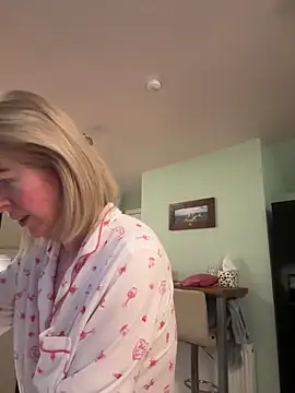 Laylaskyexx online show from 04/08/26, 05:31