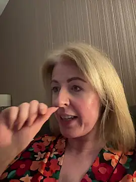 Laylaskyexx online show from 04/03/26, 08:59