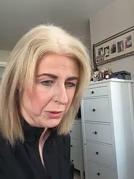 Laylaskyexx online show from 04/14/26, 10:31