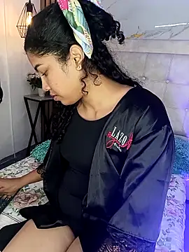 Snapshot of Anabell_03 chatting on 04/06/26, 06:42 Anabell 03 online show from 04/06/26, 06:42