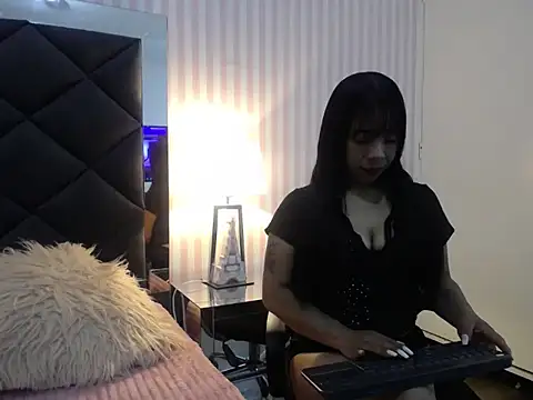 Snapshot of Samy_Lee01 chatting on 04/11/26, 11:47 Samy Lee01 online show from 04/11/26, 11:47