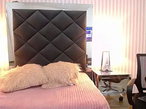 Snapshot of Samy_Lee01 chatting on 04/14/26, 12:21 Samy Lee01 online show from 04/14/26, 12:21