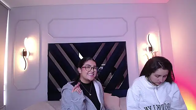 Elisa n Emma online show from 04/13/26, 01:15