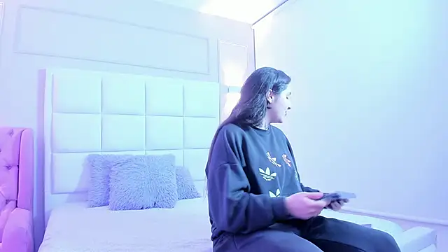 Elisa n Emma online show from 04/14/26, 01:38