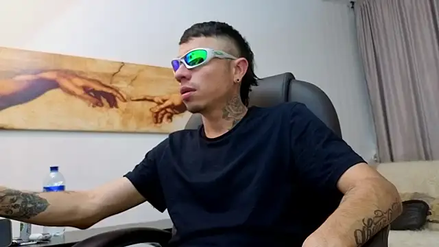 Snapshot of Charlie_Foxie chatting on 04/03/26, 08:04 Charlie Foxie online show from 04/03/26, 08:04