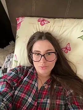 Snapshot of Lindasix chatting on 04/04/26, 09:16 Lindasix online show from 04/04/26, 09:16