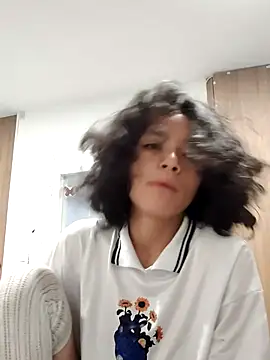 Snapshot of Malika_x_noor chatting on 04/07/26, 12:29 Malika x noor online show from 04/07/26, 12:29