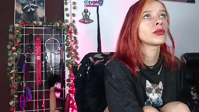 Snapshot of Lexxii_hot_col chatting on 06/18/26, 04:12 Lexxii hot col online show from 06/18/26, 04:12