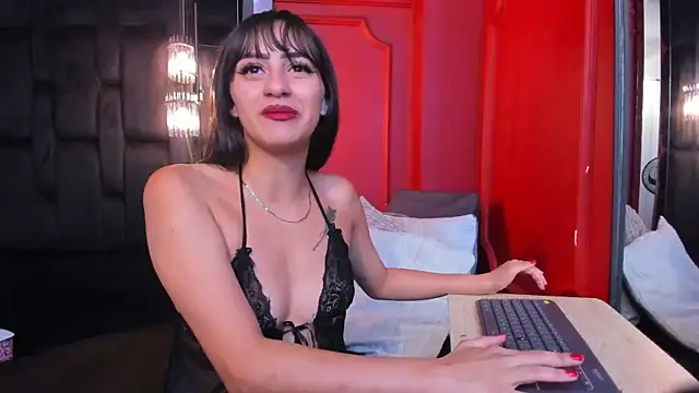 Alicecoule  online show from 04/14/26, 11:59