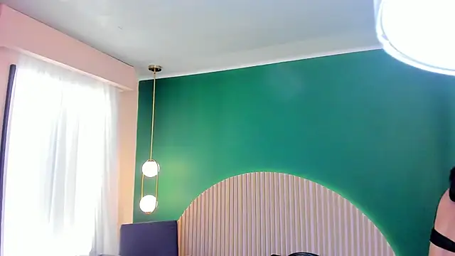 Alicecoule  online show from 05/28/26, 11:49