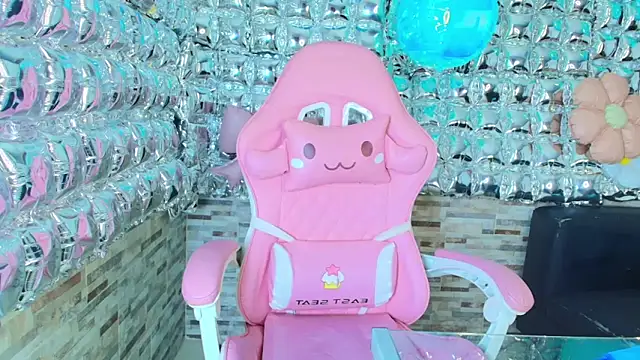 Snapshot of candy-paris chatting on 06/01/26, 01:44 candy-paris online show from 06/01/26, 01:44