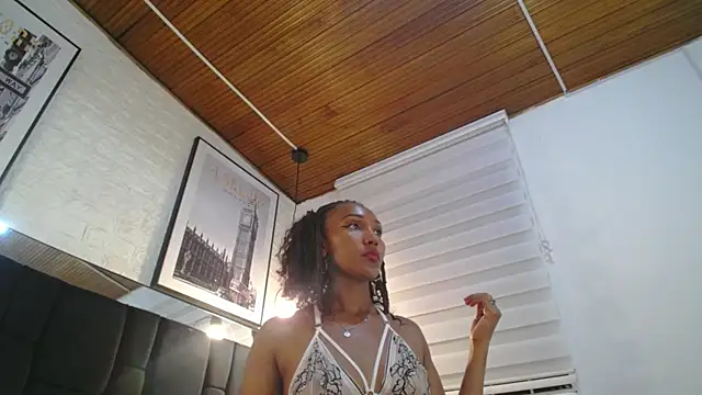 Leomi  online show from 04/11/26, 07:45