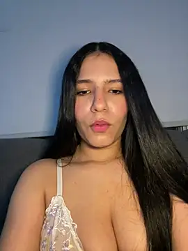 IsabelaRivers online show from 04/12/26, 06:27