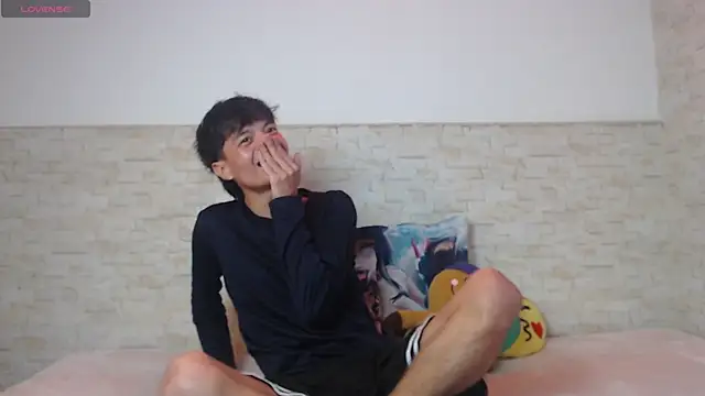 Alex latino  online show from 04/09/26, 07:20