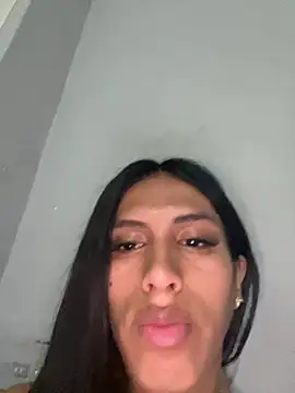 luna duque online show from 06/05/26, 04:50