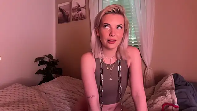 Foxy  Bite online show from 04/11/26, 09:35