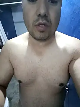 Snapshot of lobo_caliente37 chatting on 04/08/26, 04:25 lobo caliente37 online show from 04/08/26, 04:25