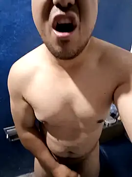 Snapshot of lobo_caliente37 chatting on 04/14/26, 02:11 lobo caliente37 online show from 04/14/26, 02:11