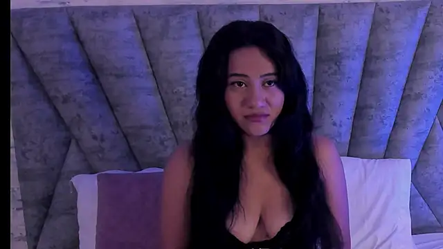 Shashadeluxe online show from 04/24/26, 12:07