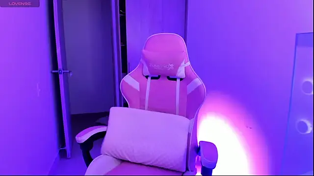 ISABELFORYOU03 online show from 04/17/26, 01:19