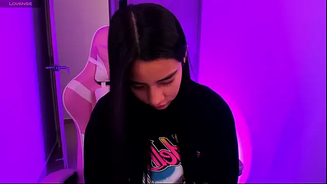 ISABELFORYOU03 online show from 04/18/26, 04:53