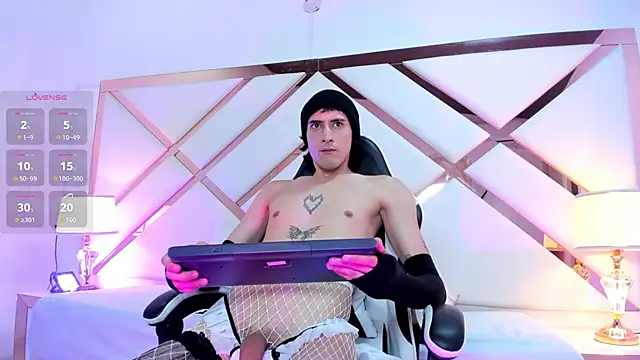 Snapshot of Gold_d_jean chatting on 04/06/26, 06:09 Gold d jean online show from 04/06/26, 06:09