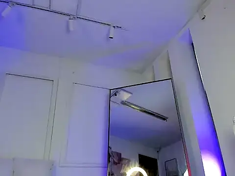 Snapshot of Gold_d_jean chatting on 04/14/26, 02:27 Gold d jean online show from 04/14/26, 02:27